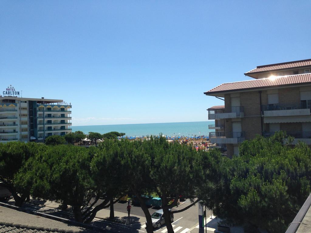 Residence Gallo - Walterigato Apartments Per Solo Famiglie Lido di Jesolo Exterior photo