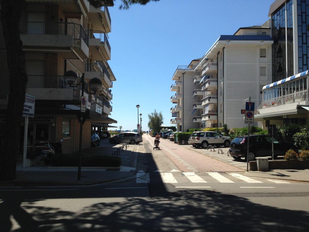 Residence Gallo - Walterigato Apartments Per Solo Famiglie Lido di Jesolo Exterior photo